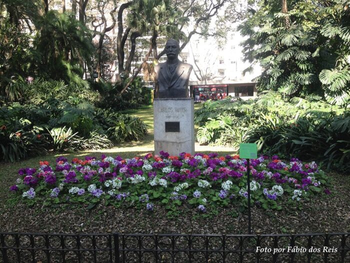 Escultura de Carlos Thays no Jardim Botânico de Buenos Aires